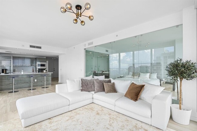 Photo - 460 NE 28th St Unidad 3508
