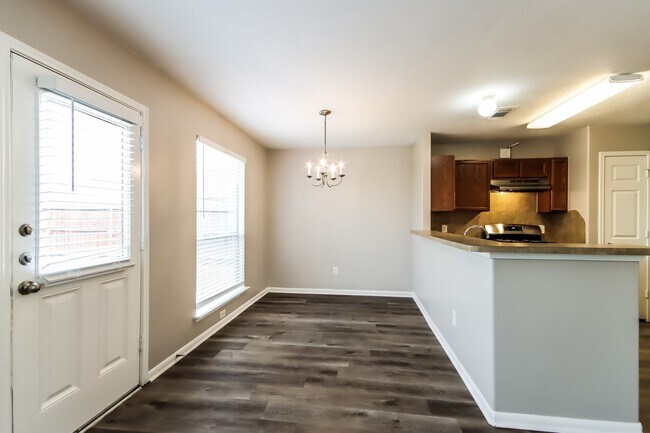 Photo - 1111 Richcrest Dr