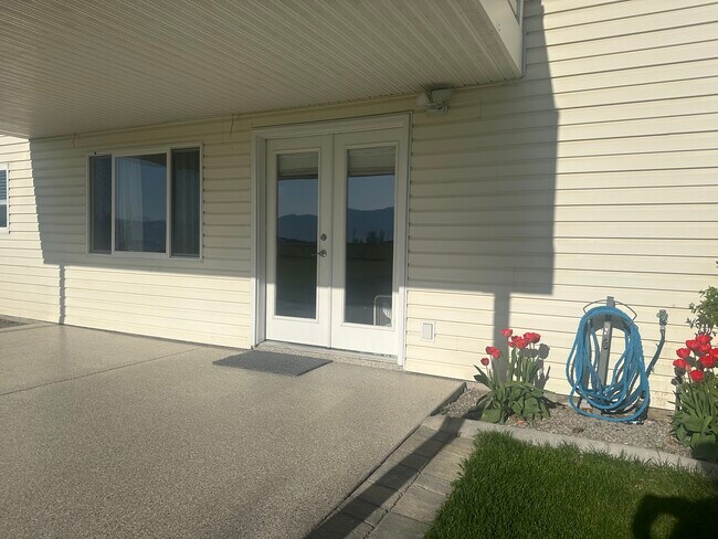 Apartment entrance at back of home - 80 S Center St Unit 1