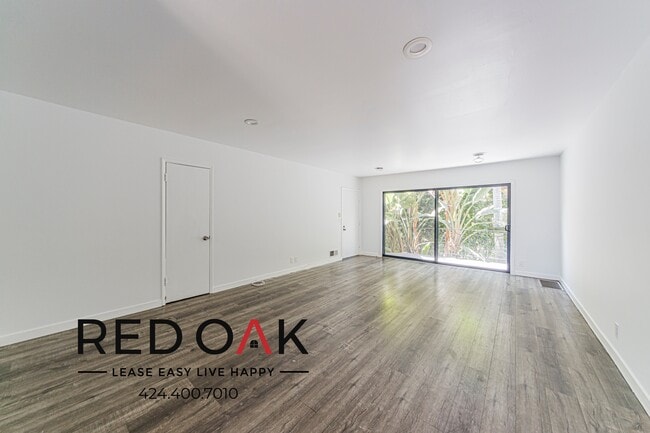 8770 Shoreham Dr Unidad 4