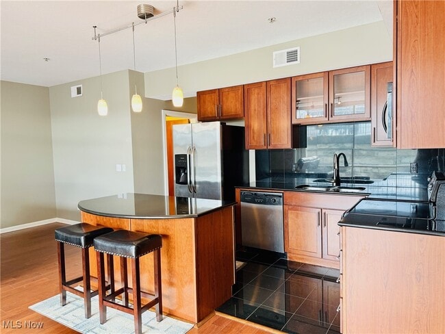 Building Photo - 1237 Washington Ave Unit 702