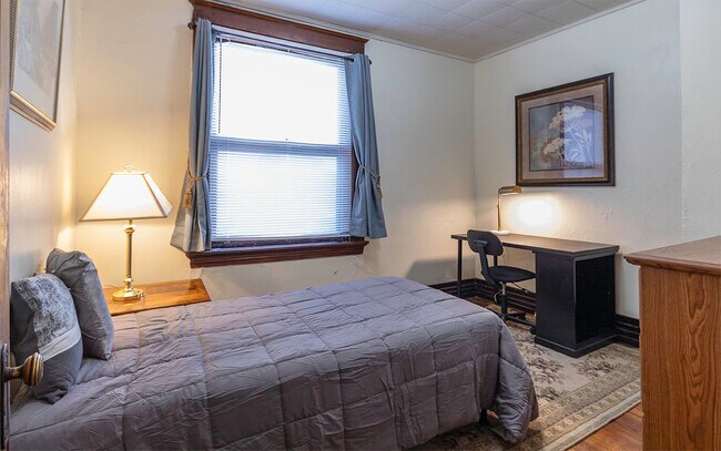 Bedroom Furnished - 2360 Chickasaw St Unit RoomA