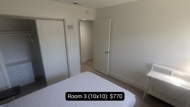 Photo - 6851 Albury St