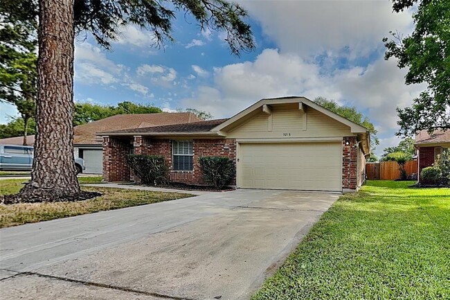 Photo - 9218 Dawnfields Dr Casa