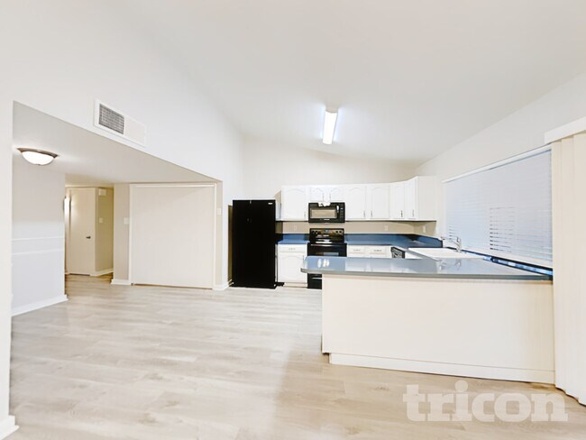 Photo - 510 Carl C Senter St