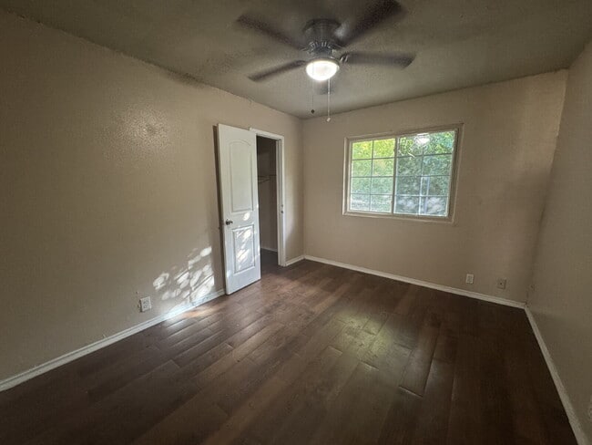 Fouplex unit ready to move in in Castle Hill!