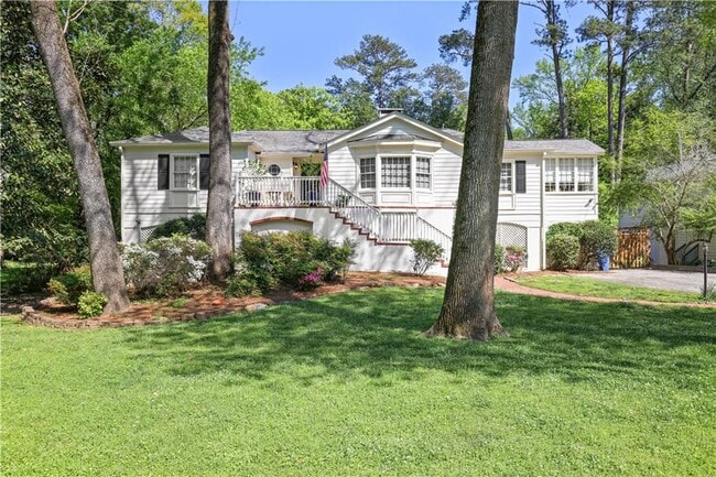 Building Photo - 753 Woodward Way NW