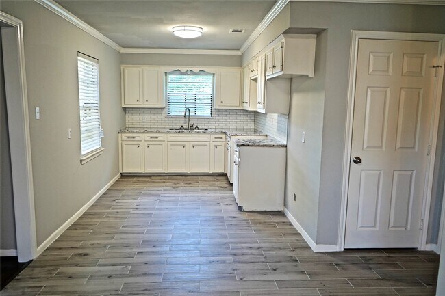 Photo - 2822 Almeda Plaza Dr House