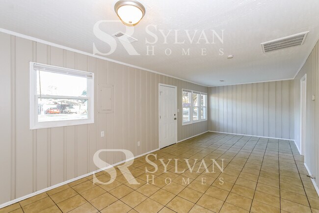 Photo - Enjoy living the good life in this 3 bedro...