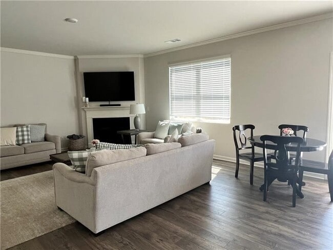 Photo - 167 Fernbrook Trl