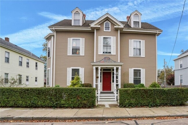 Building Photo - 30 Gould St Unit 1