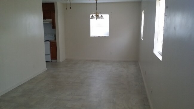 Photo - 346 Railroad Ave