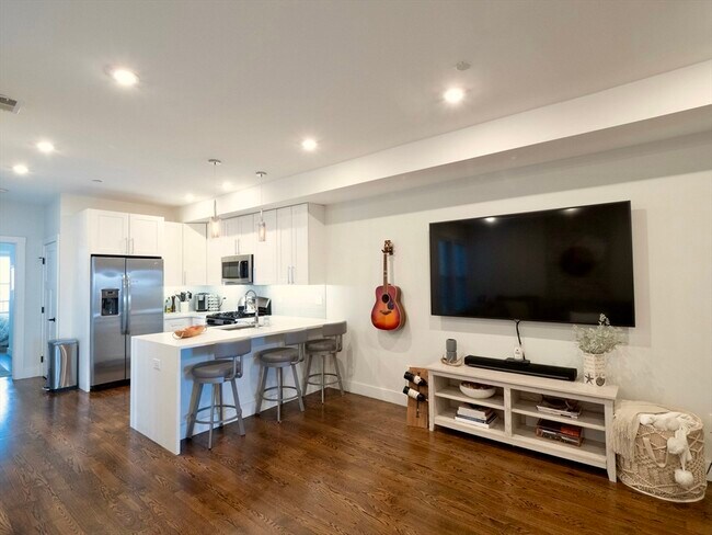 Photo - 65 Border St Unit 4