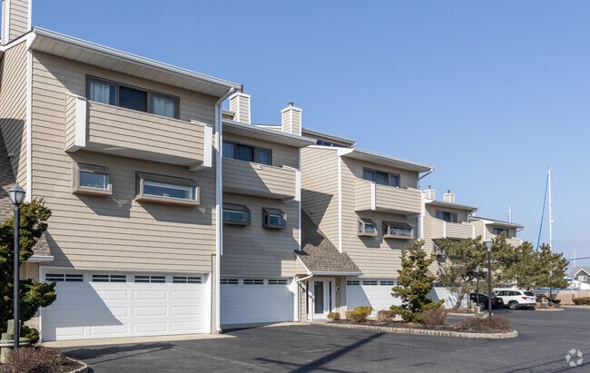 Photo - Chris Landing