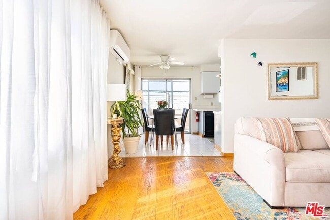 Photo - 1418 Stanford St Unit 7