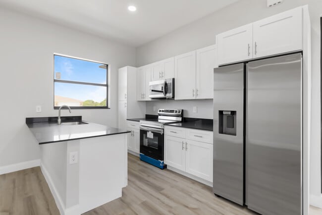 Photo - 8014 Mangrove Cir