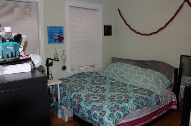 Photo - 1653 Commonwealth Ave