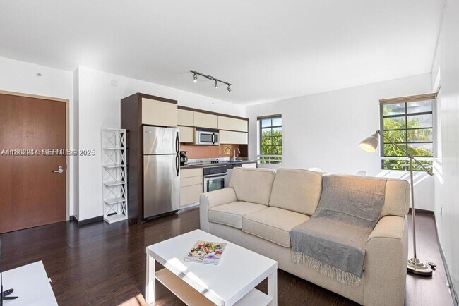 Building Photo - 435 21st St Unit 308