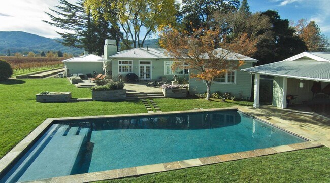 Photo - 555 Zinfandel Ln