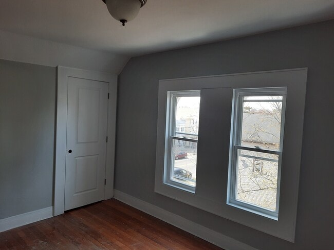 ROOM - 177 Davenport Ave Unit 2