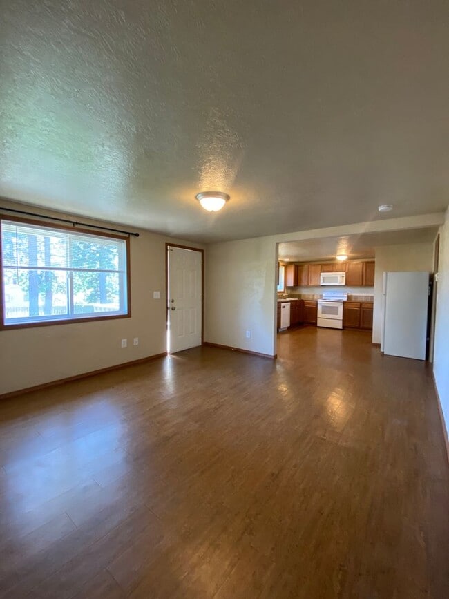 Photo - Spacious & Bright 2-Bedroom, 1-Bath upper-level fourplex- located in Spokane Valley! Unidad 10622-A
