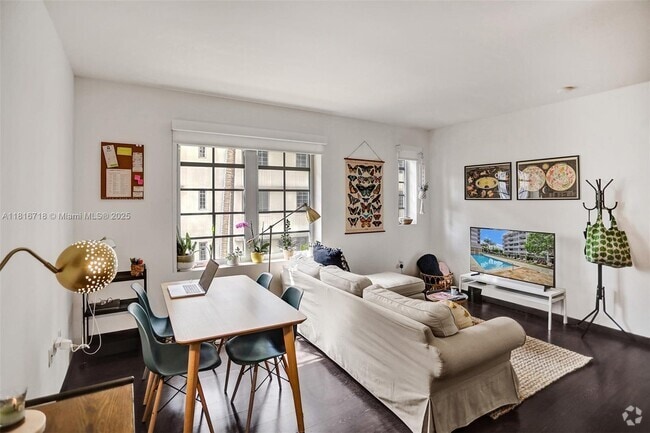 Building Photo - 435 21st St Unit 210 Rental