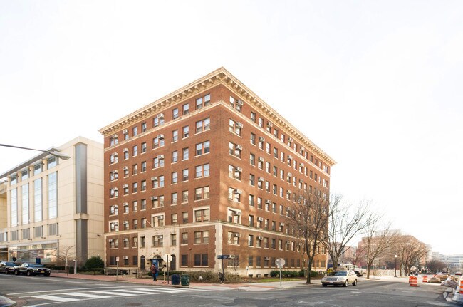 Madison Hall - Madison Hall Apartments