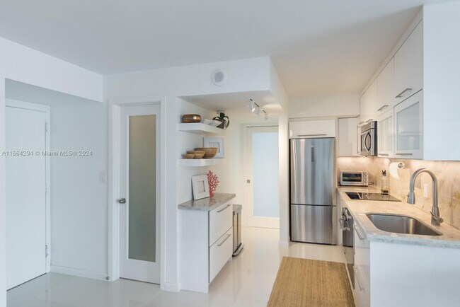 Photo - 2655 Collins Ave Condo Unit 1605