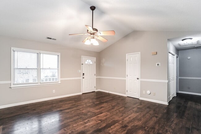 Photo - 3100 Faircroft Way