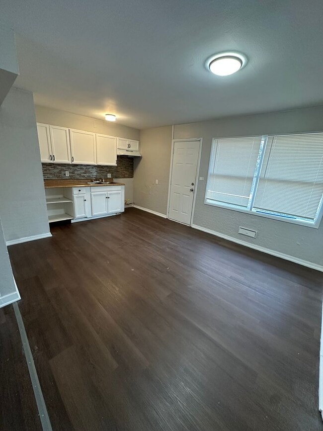 Photo - 4 bed 1 bath