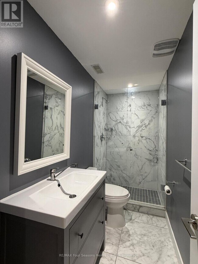 Photo - 72 McLean Ave