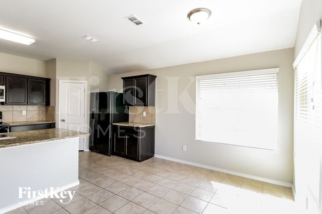 Photo - 303 Preakness Ln