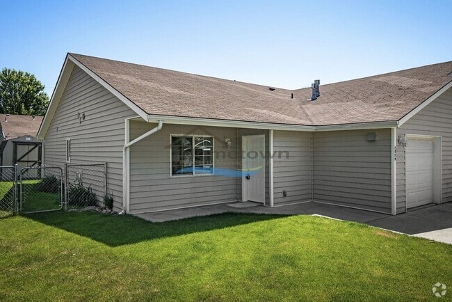 Building Photo - Two-Bed, Two-Bath Duplex with Garage in Co... Rental