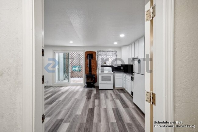 Building Photo - 474 90th St Rental