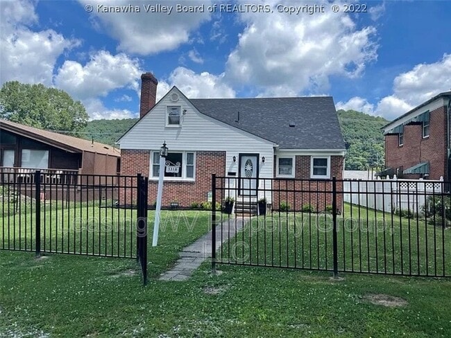 Photo - 3310 Virginia Ave SE House