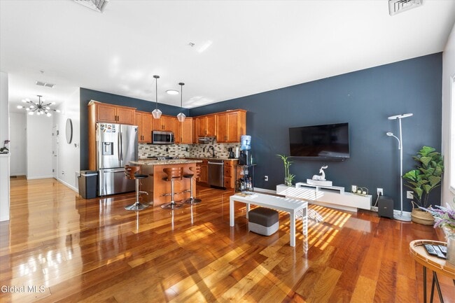 Photo - 401 Avalon Pl