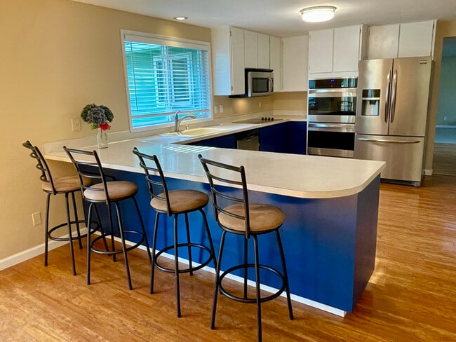 Photo - 1145 SW Leschi Dr