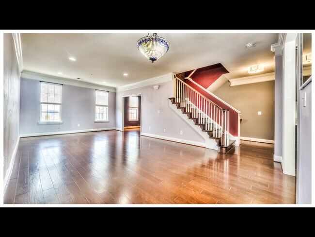 Photo - 7556-2 Morris St Unidad 2 - 1