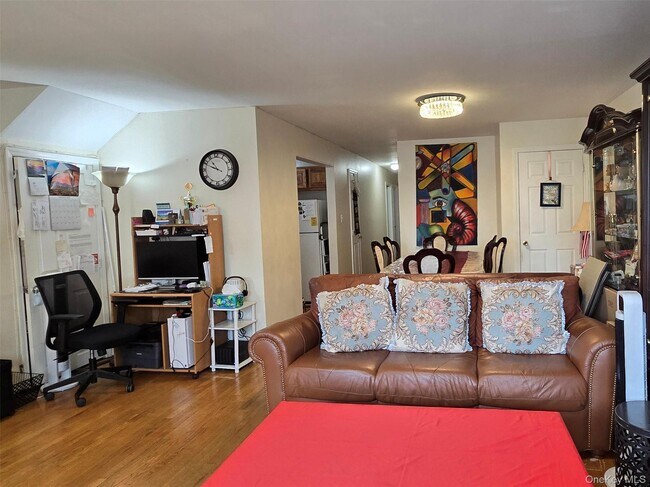 Photo - 32-18-32102 102nd St Unit 1 Floor