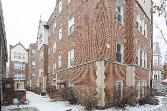 Building Photo - 2948 N Albany Ave Rental