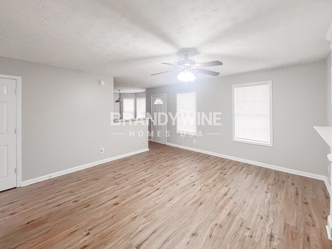 Photo - 980 Brigade St