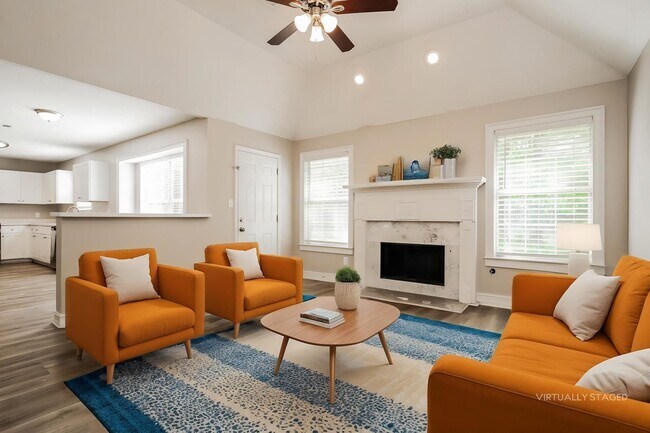 Photo - 355 Emerald Trce