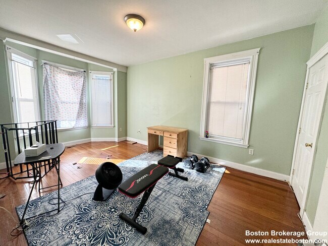 37 Hillside St Unit 1