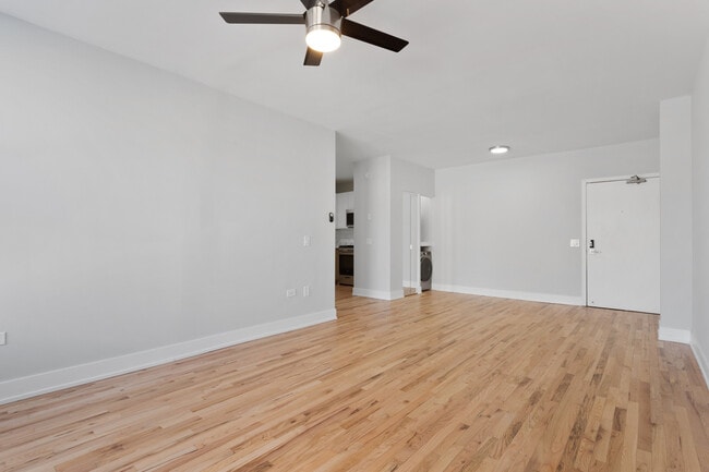 Photo - 1625 W Howard St Unit 203