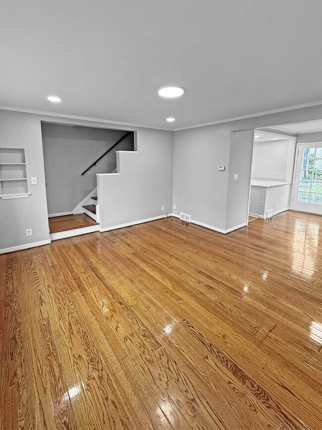 Photo - 3746 Brewster St