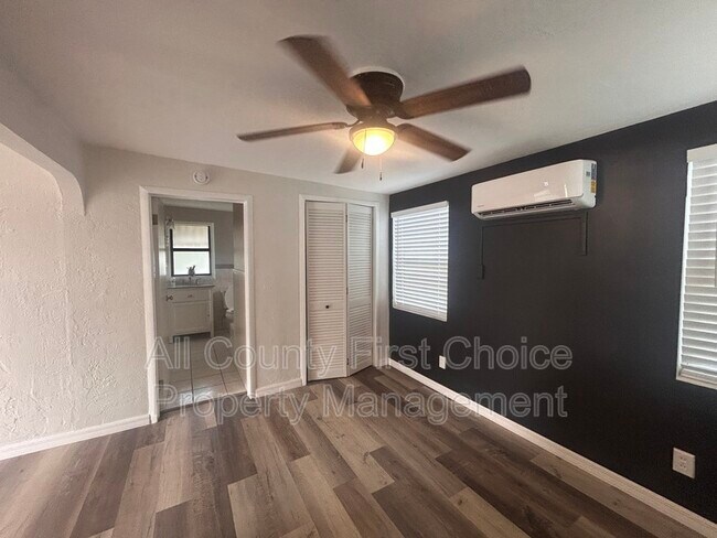 2511 1/2 55th Ave N