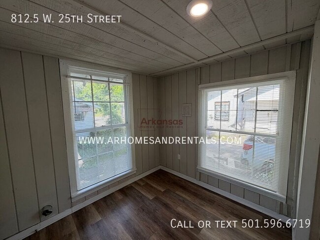 Photo - 812.5 W 25th St