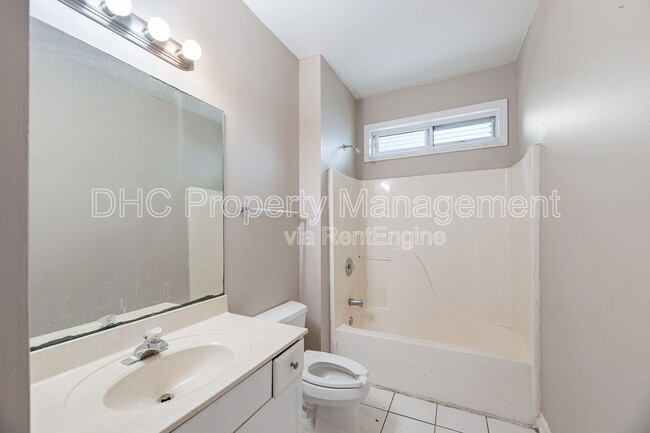 Photo - 1145 Lookout Ave NW