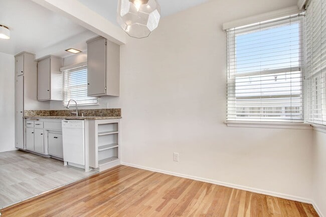 Photo - 1011 19th St Unidad D