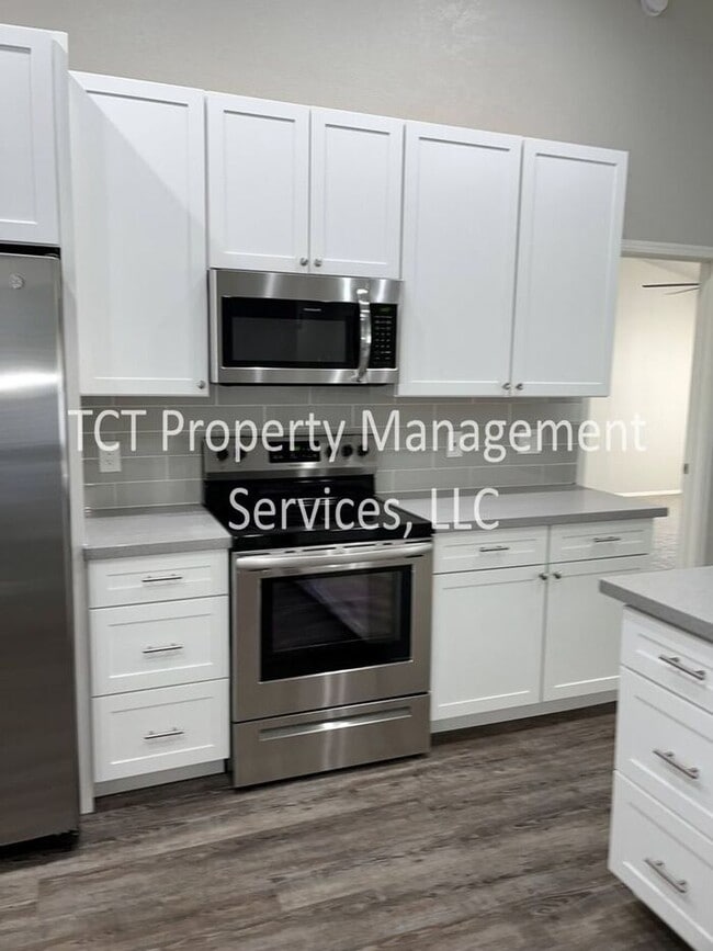 Photo - Beautifully Remodeled 3 Bedroom Home in Gi...